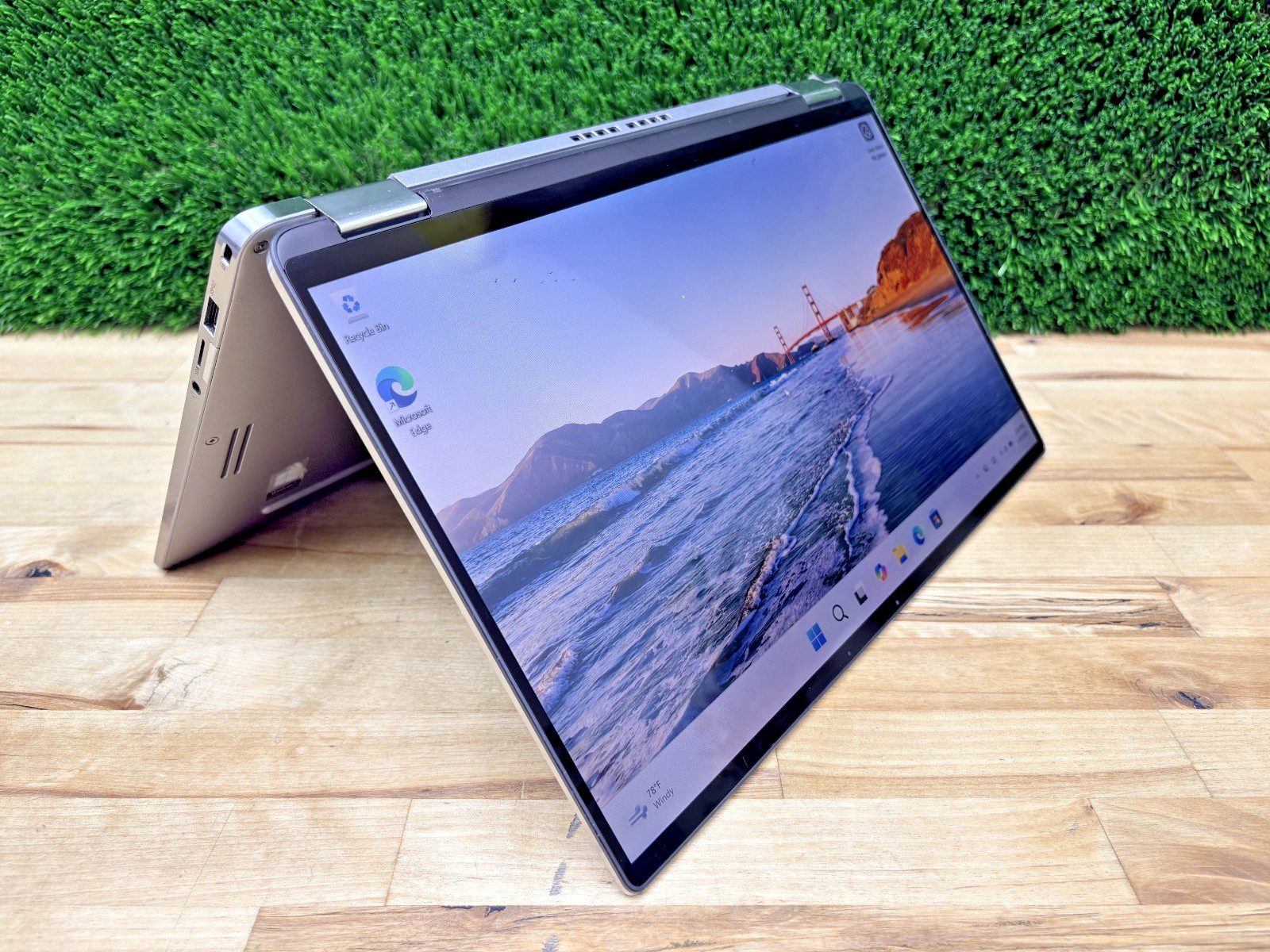 Dell Latitude 7400 2-in-1 Intel i5-8th Gen 1.60GHz 8GB RAM 256GB SSD Win 11 Pro*