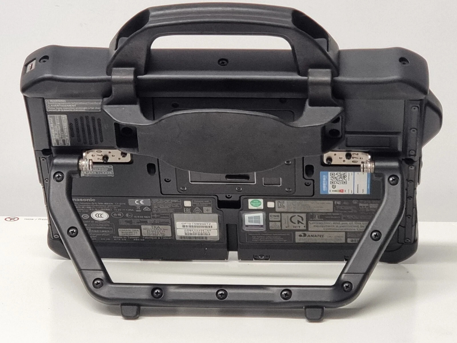 PANASONIC TOUGHBOOK CF-D1 MK3 13.3″ TOUCH i5-6300U 2.40GHZ 8GB 500GB WIN10