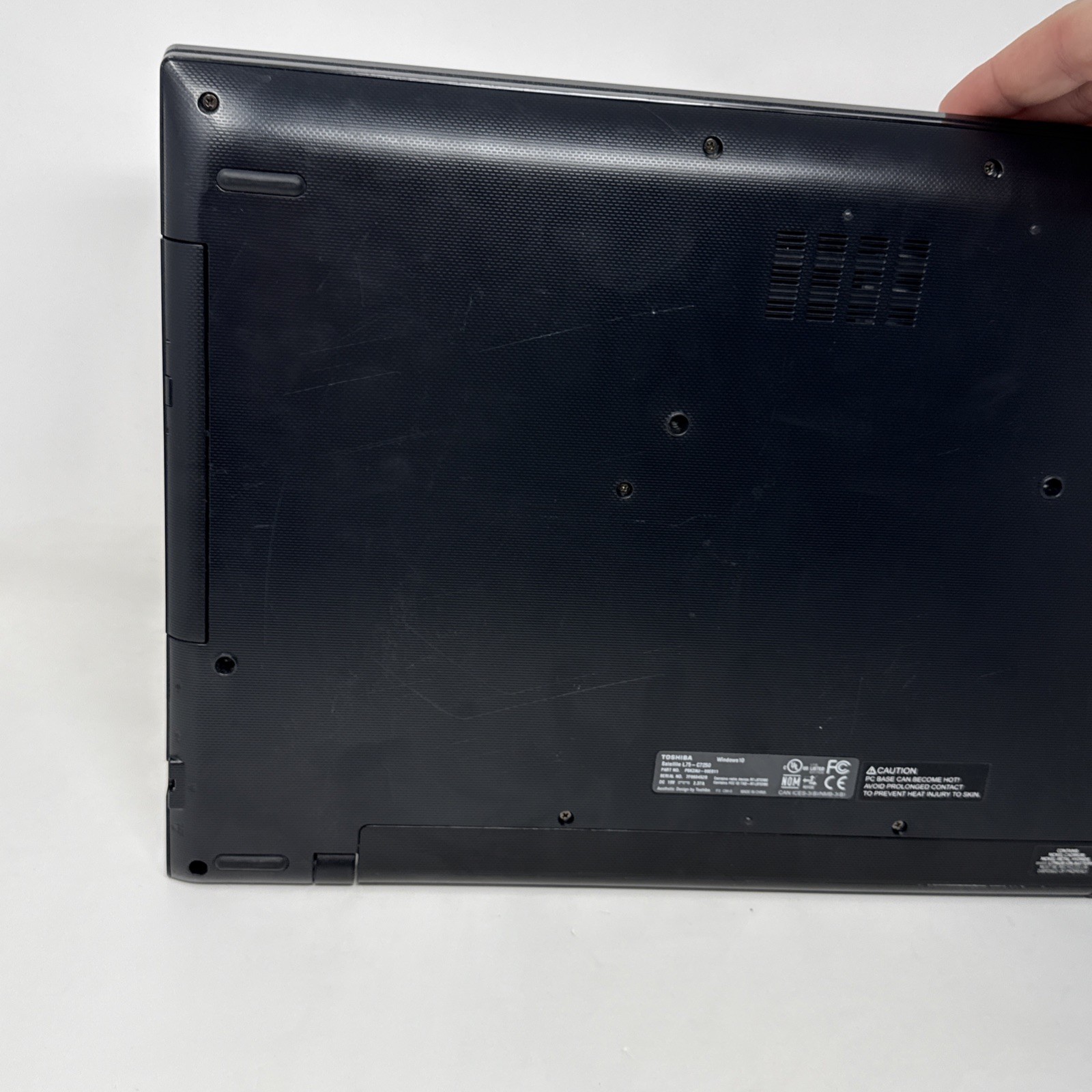 Toshiba Satellite L75-C7136 Laptop – For Parts Only