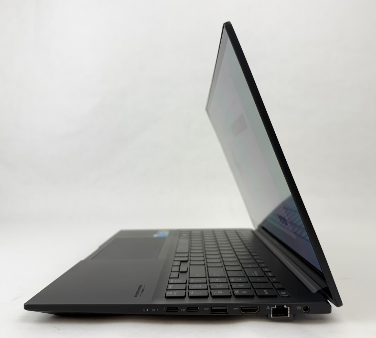 ASUS Vivobook Q540VJ-I93050 15.6″ 2880×1620 i9-13900H 16GB 1TB SSD RTX 3050 W11H