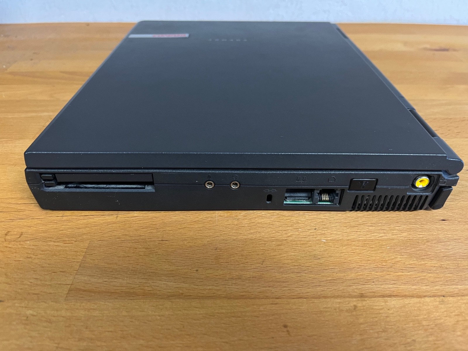 Vintage Compaq Armada E500 Pentium III 450 MHz 320 MB RAM no HDD