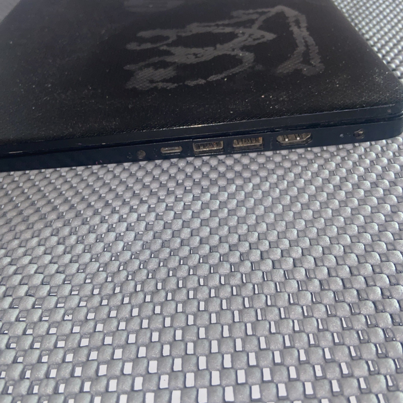 HP 14″ (NO DRIVE, AMD Athlon Gold 3150U, 4GB RAM) REPAIR/ PARTS ONLY