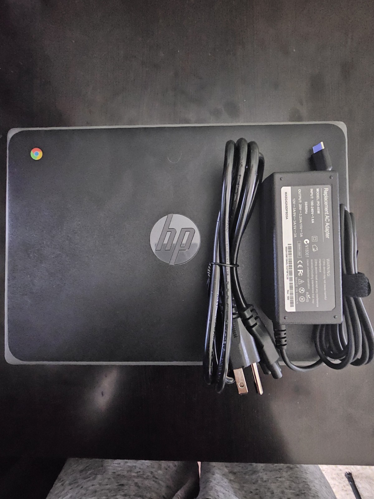 HP Chromebook 11A G8 EE Model 16W64UT#ABA With Charger