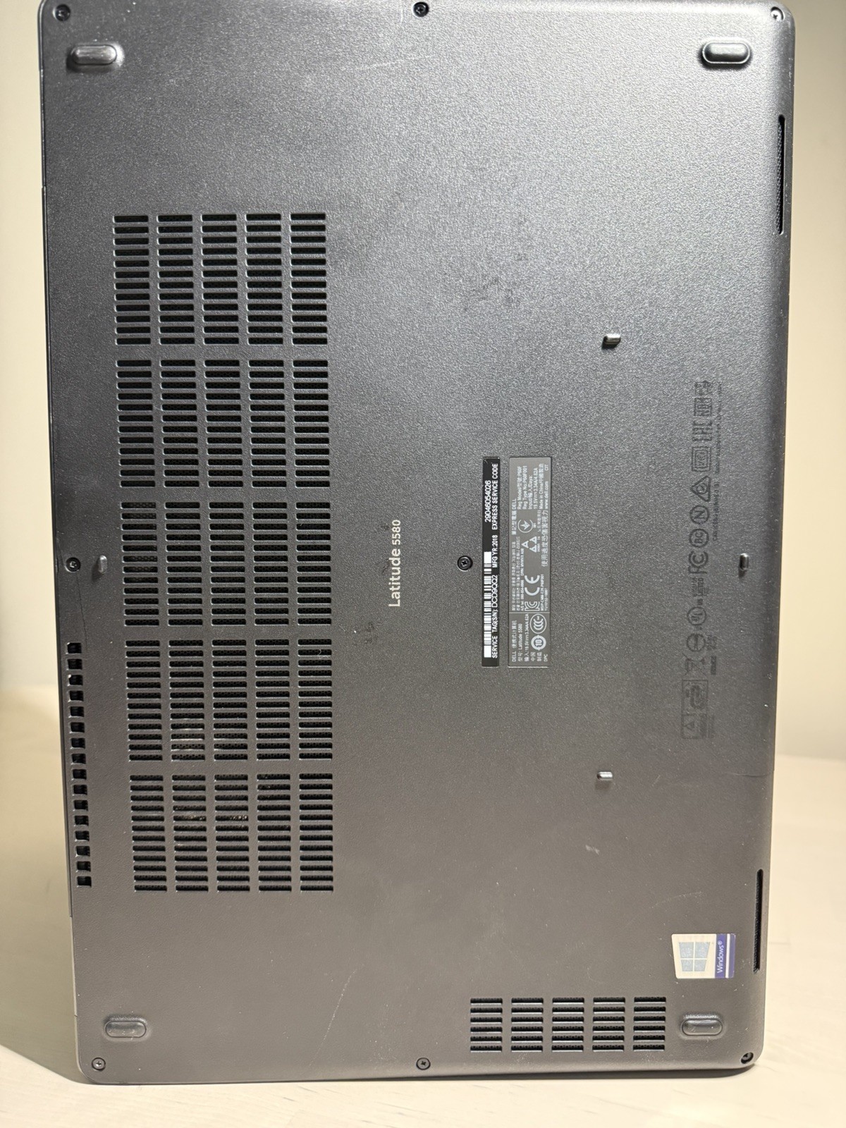 Dell Latitude 5580 Laptop Intel Core i5 7th Gen No HD/OS/AC Adapter- Bad Battery