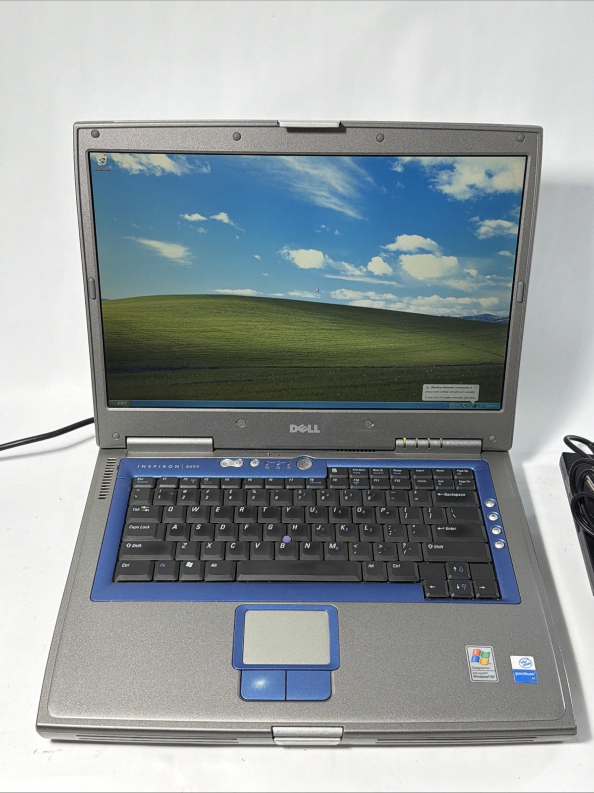 Dell Inspiron 8600 15″ Windows XP Laptop Radeon 9600 1680×1050 9 Pin Serial NICE