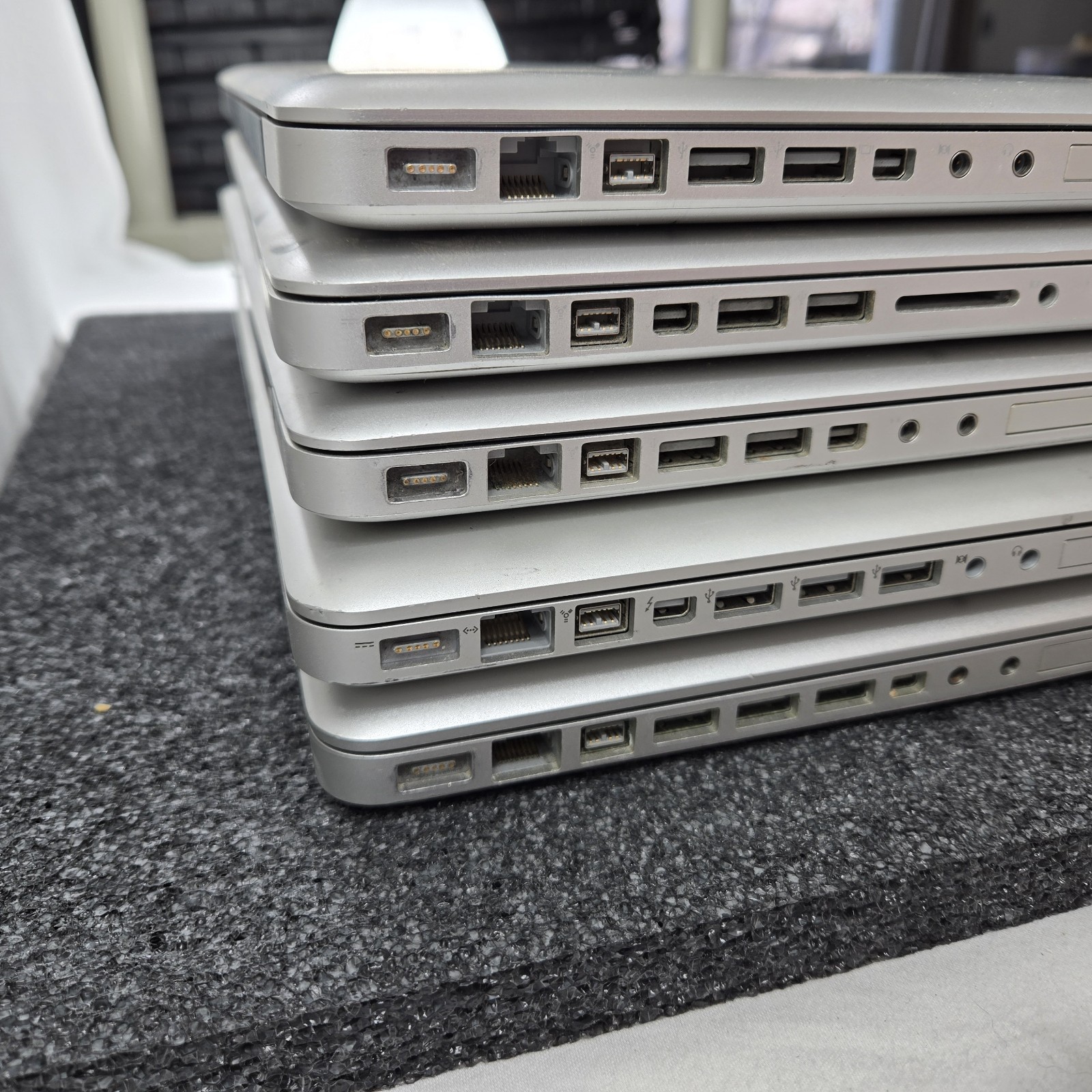 Lot of (5) Apple MacBook Pro A1286 Core 2 Duo – Mixed condition — PARTS