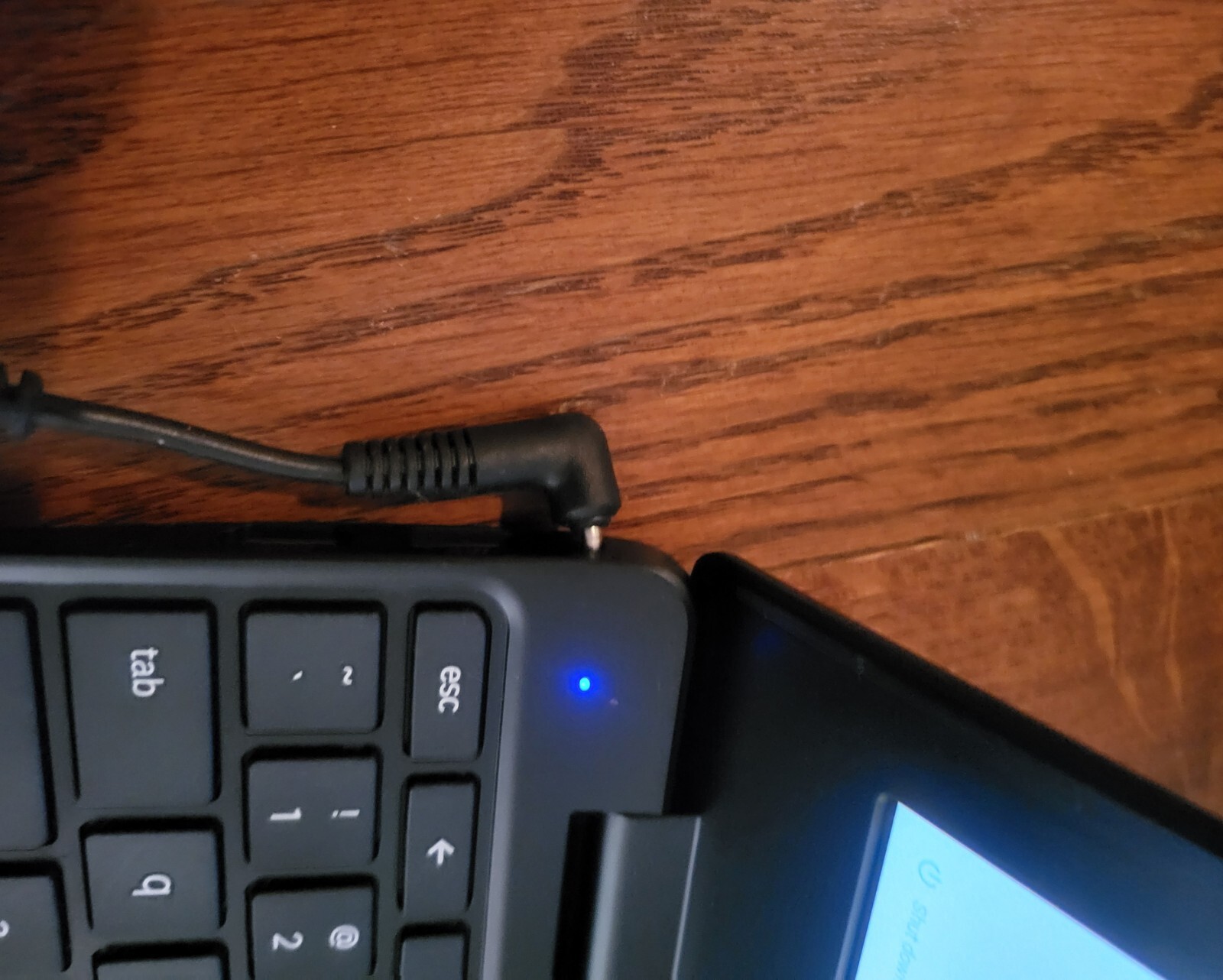 SAMSUNG XE503C12-K01US 11.6″ CHROMEBOOK 2 COMPUTER With Box Mouse Manual Charge