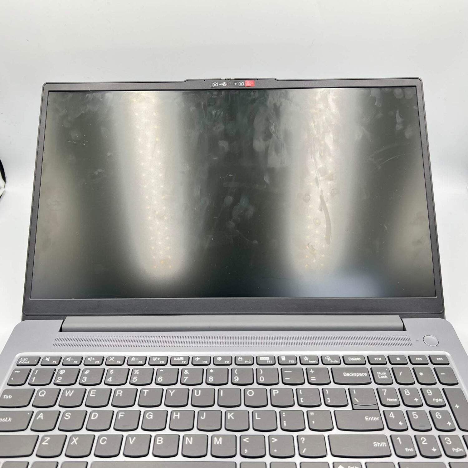Lenovo IdeaPad 3i 15IRU8 15.6″ i5-1335U 1.3GHz 16GB RAM 256GB SSD