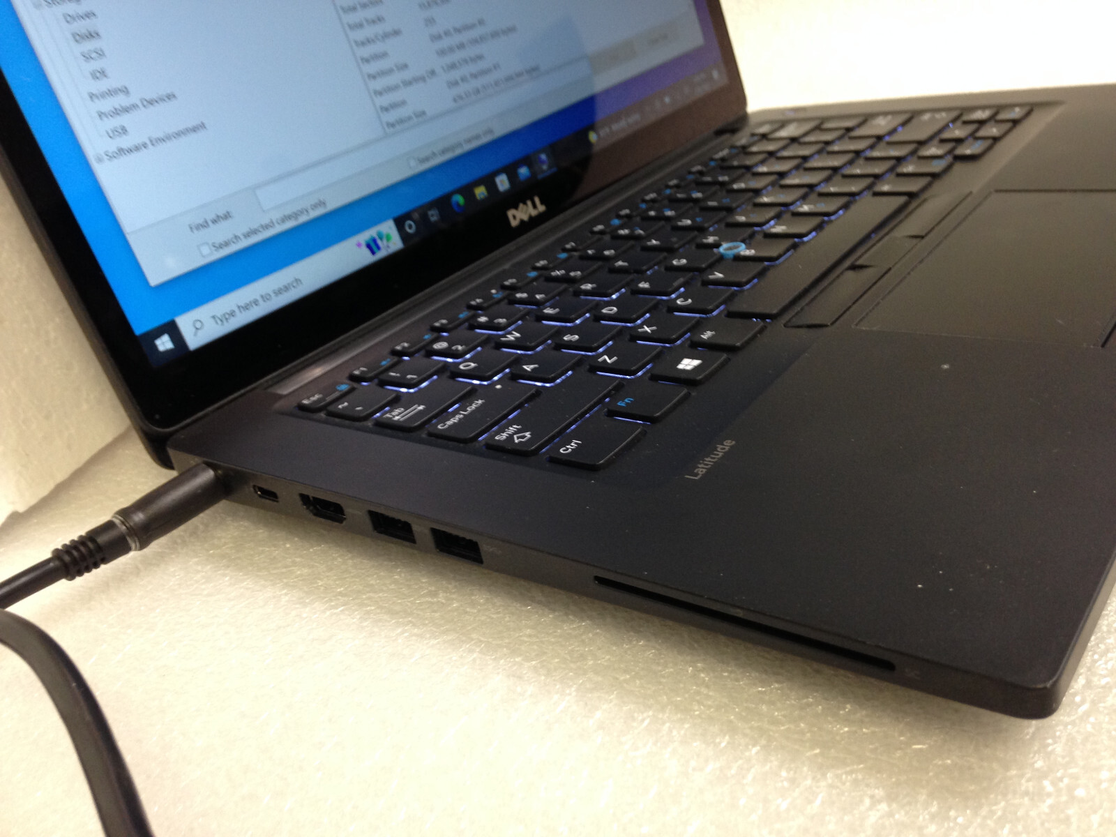 Dell 7480 i7-7600U 2.80GHz 16GB 512GB Window10 w/ AC Adapter Touch screen