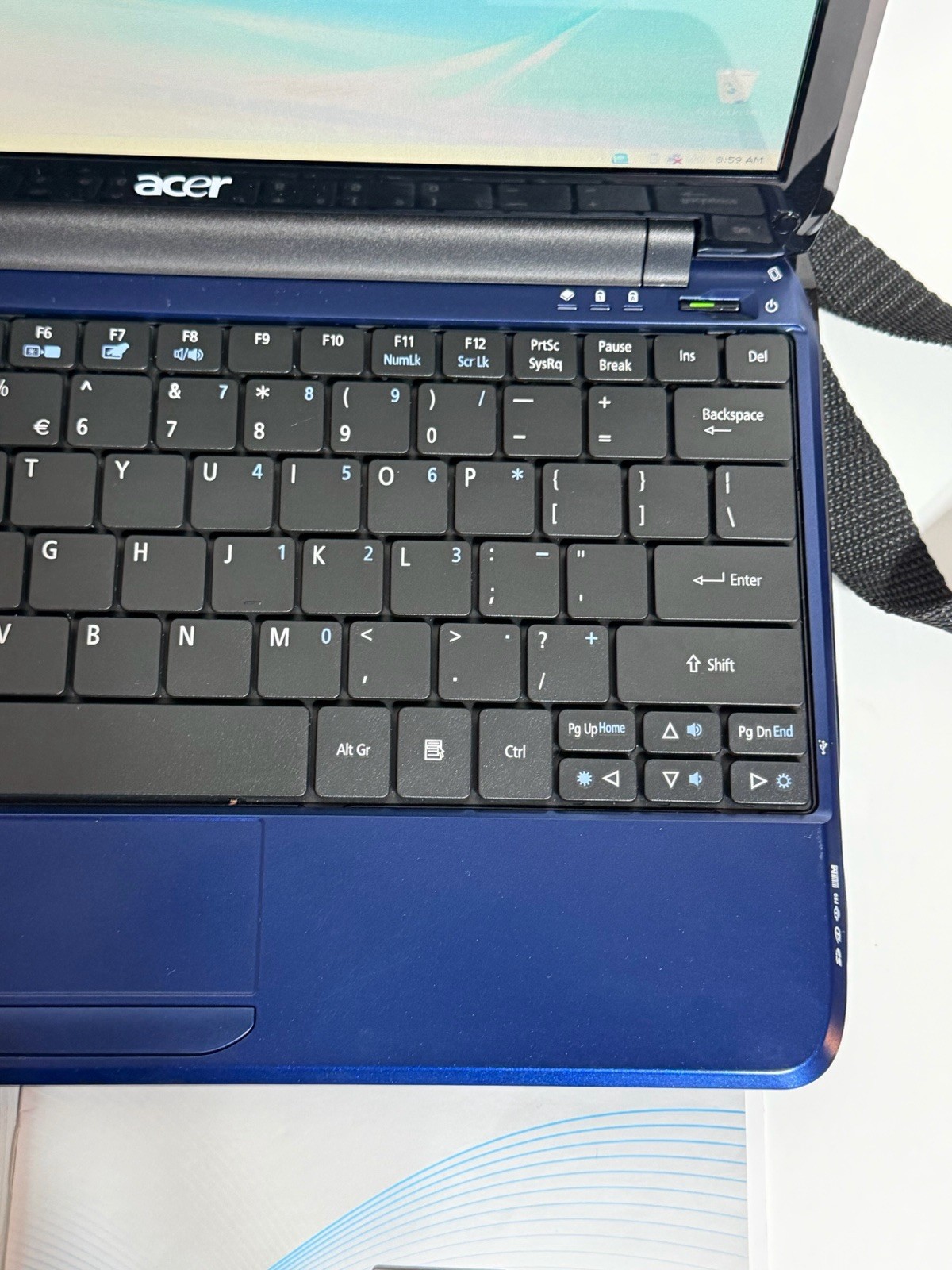 Acer Aspire One Netbook Blue 10.1″ Intel Atom 2GB RAM 80GB HDD Windows 7 Case
