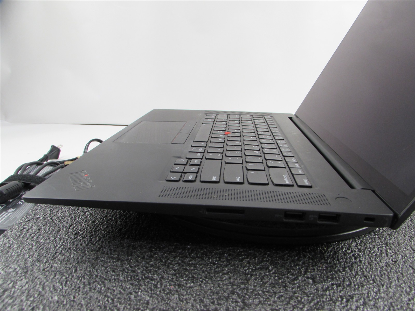 LENOVO THINKPAD P1 (GEN 4) 4K TOUCH I7-11850H 512GB 16GB RAM NVIDIA T1200 WIN11