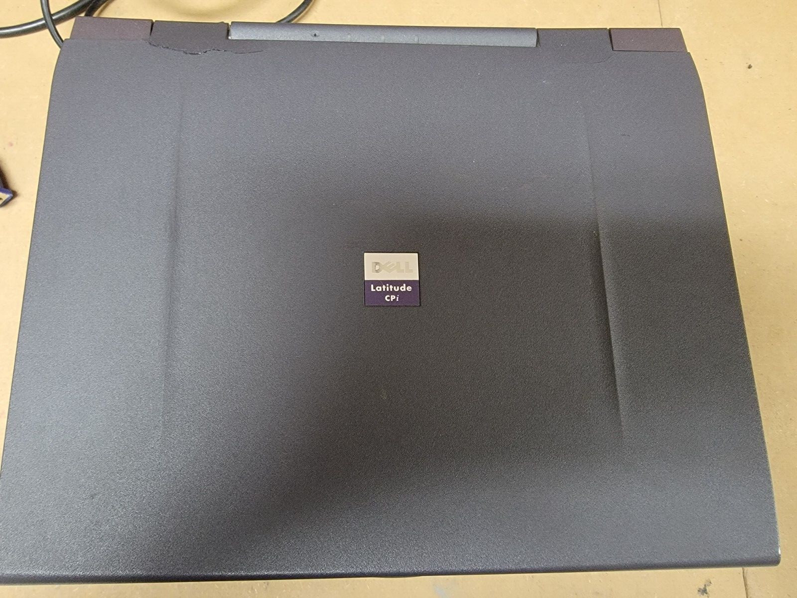 DELL LATITUDE CPi A-SERIES PPL LAPTOP – FOR PARTS OR REPAIR