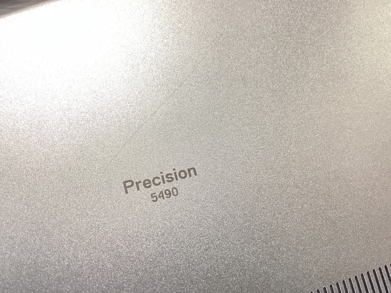 Dell Precision 5490 14″ FHD Ultra 7-165H 32GB 1TB SSD RTX 2000 8GB W11P (JJC7N)