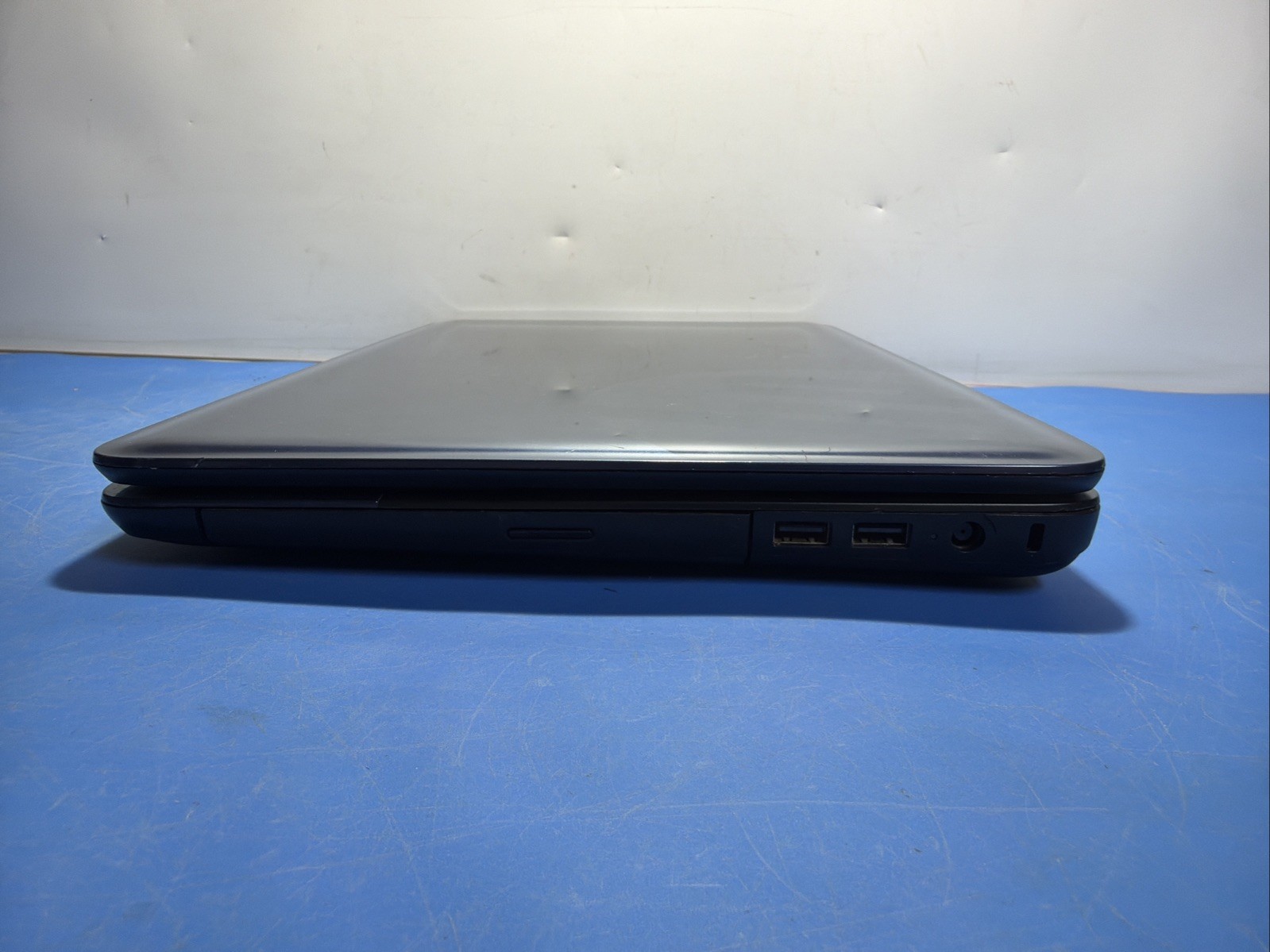 HP 2000-2D19WM Laptop AMD E-300 4GB Ram NO HD/OS (FL)