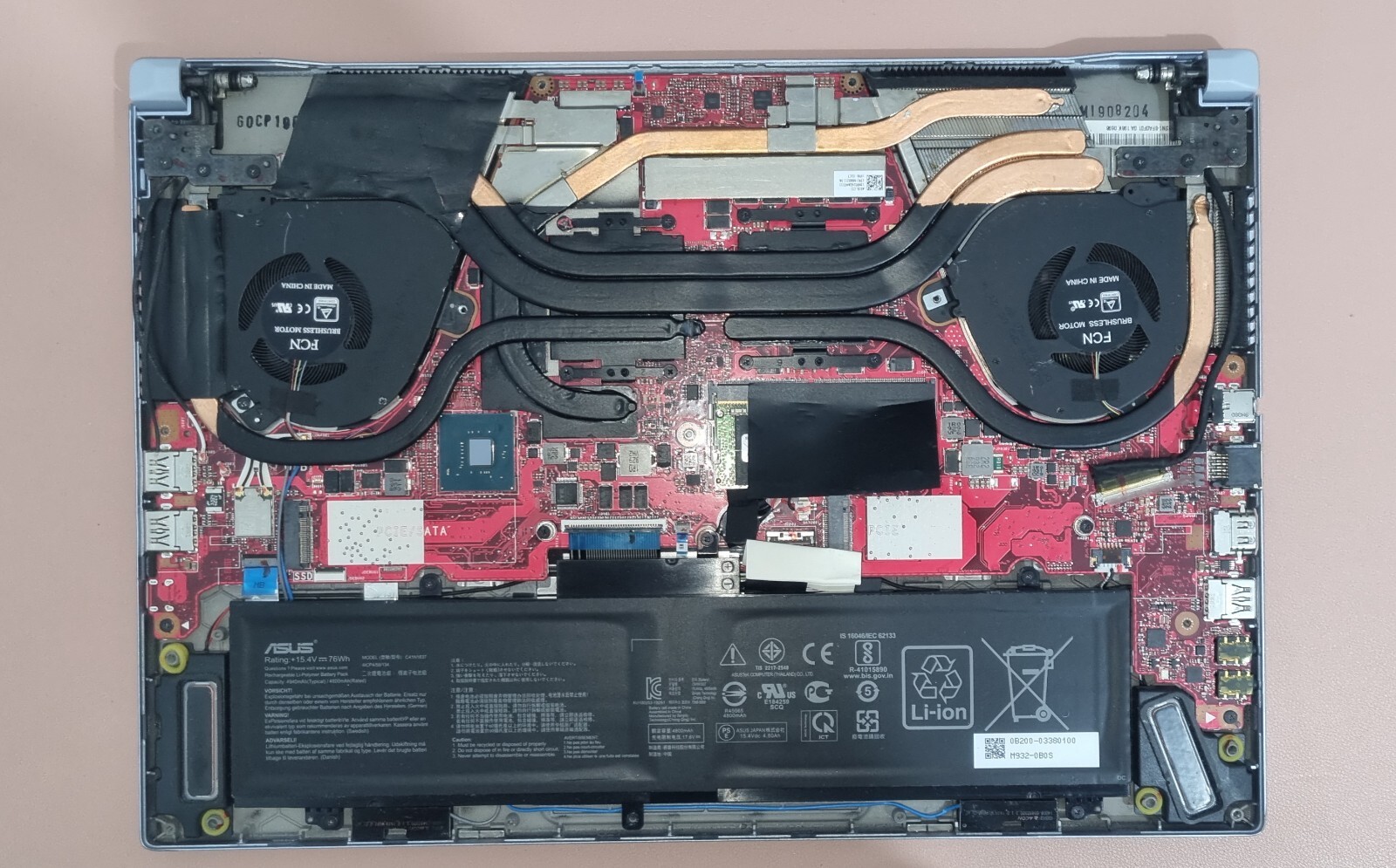 Asus ROG Zephyrus M GU502GU laptop – with accessories