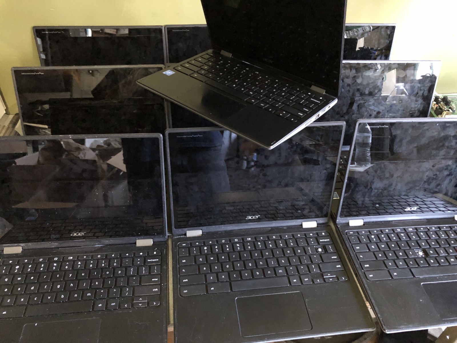 Acer Chromebook R752 Laptop Lot PARTS REPAIR AS IS