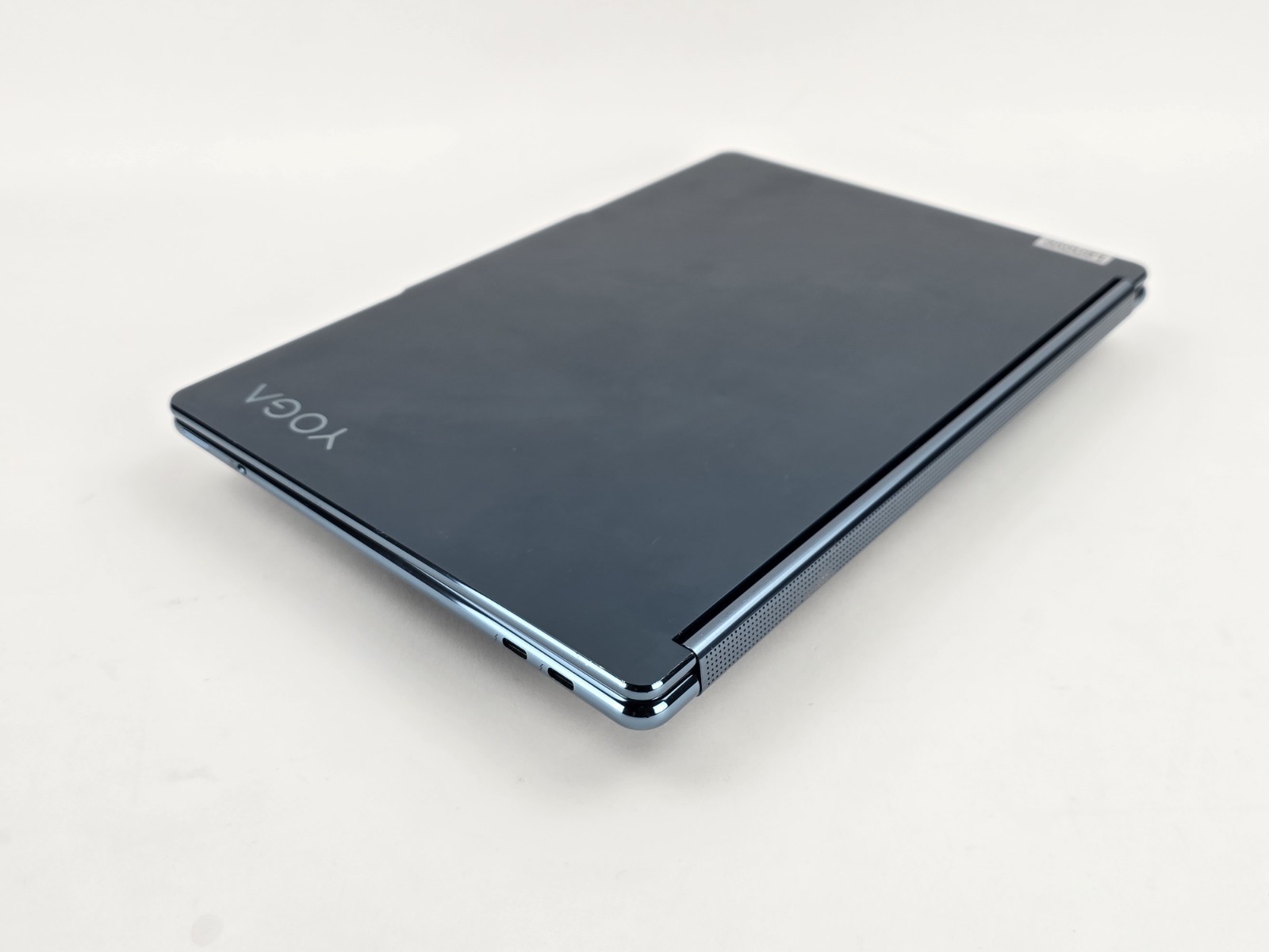 Lenovo Yoga Book 9i Dual 13.3″ 2.8K OLED Ultra 7 155U 16GB 1TB – Used