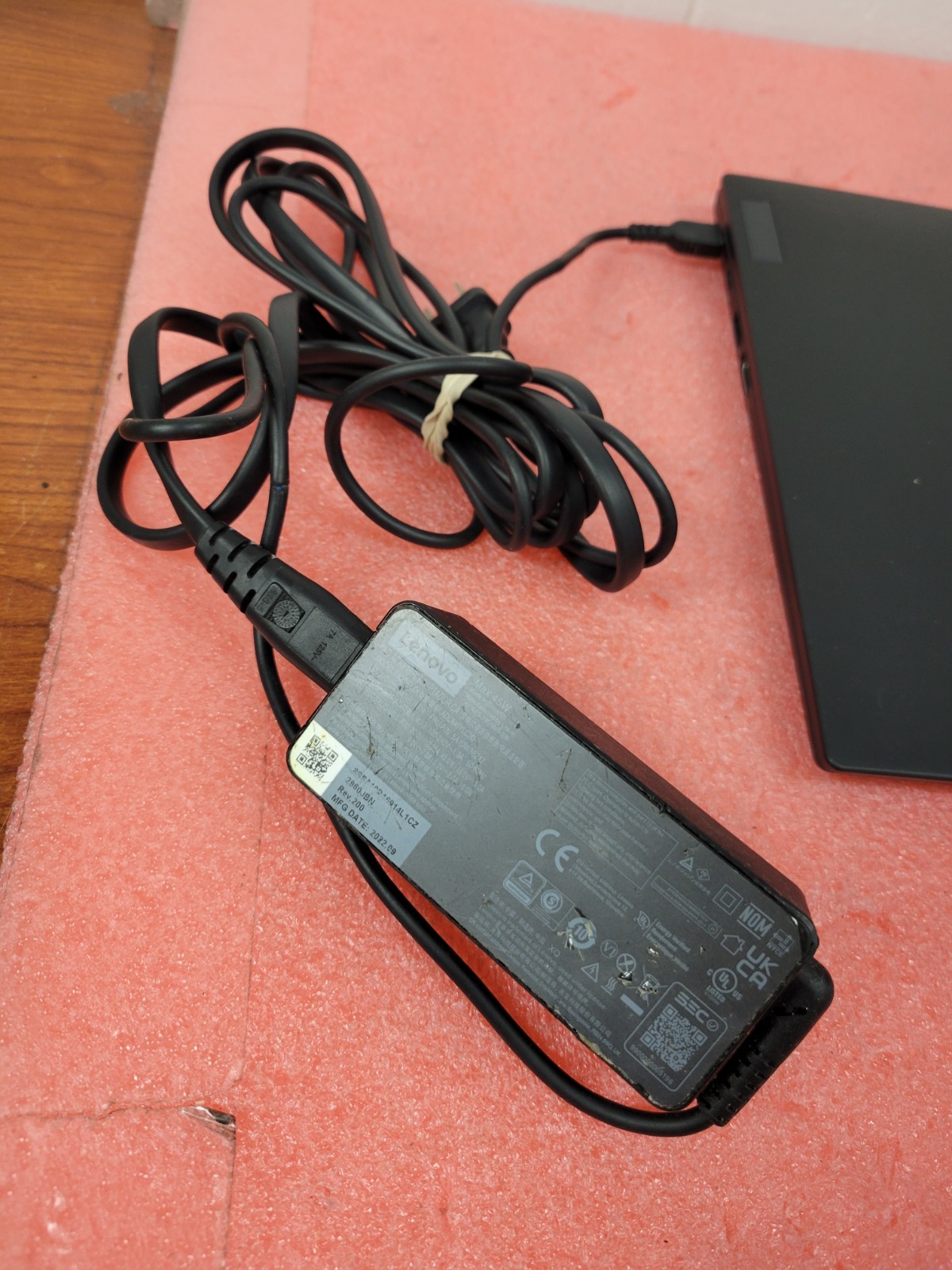 Lenovo ThinkPad X1 Carbon Gen 10 14″ i7-1270P 16GB RAM 512GB SSD | C973