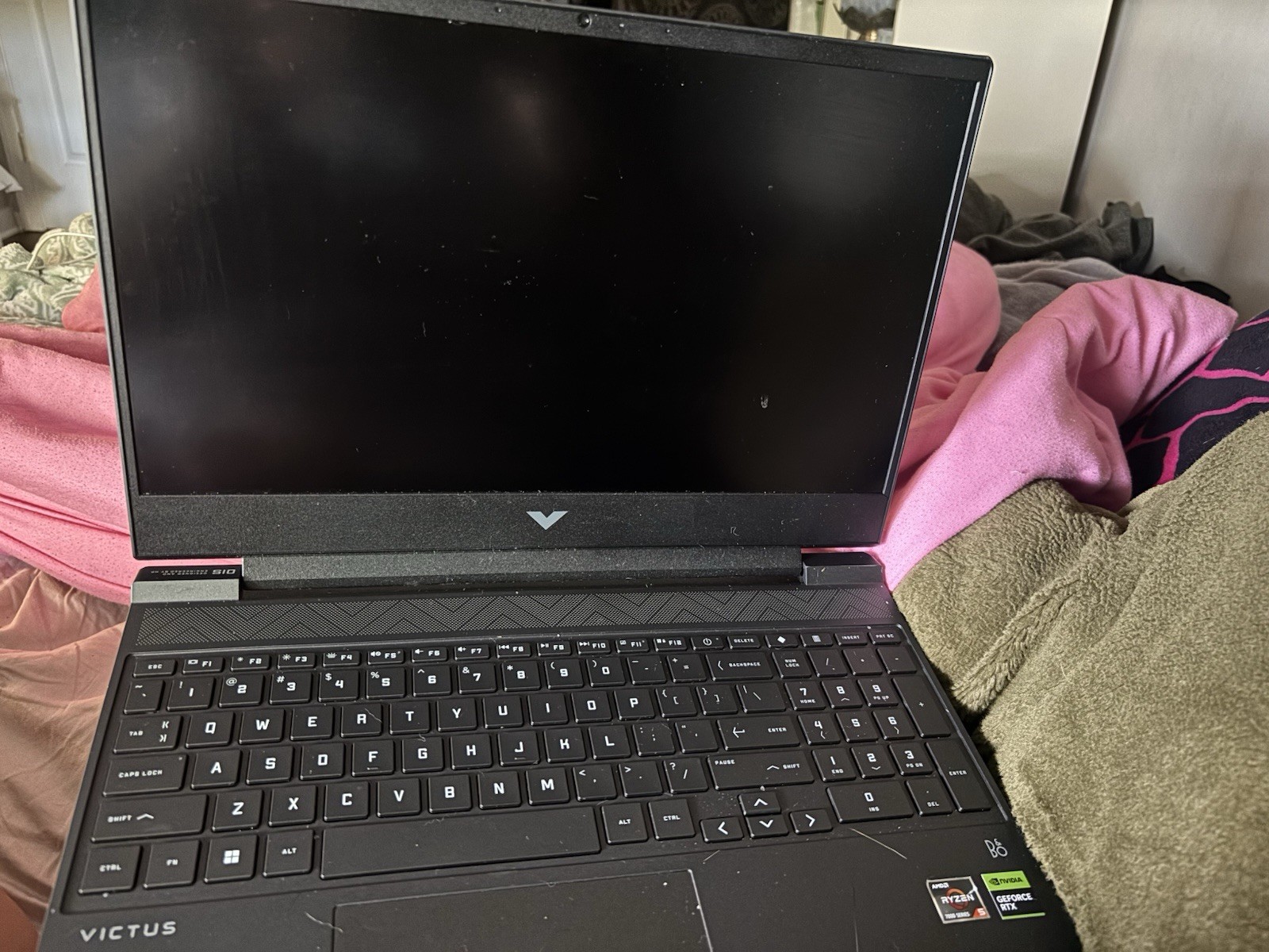 HP Victus 2023 Gaming Laptop 15.6″ NVIDIA GeForce RX2050