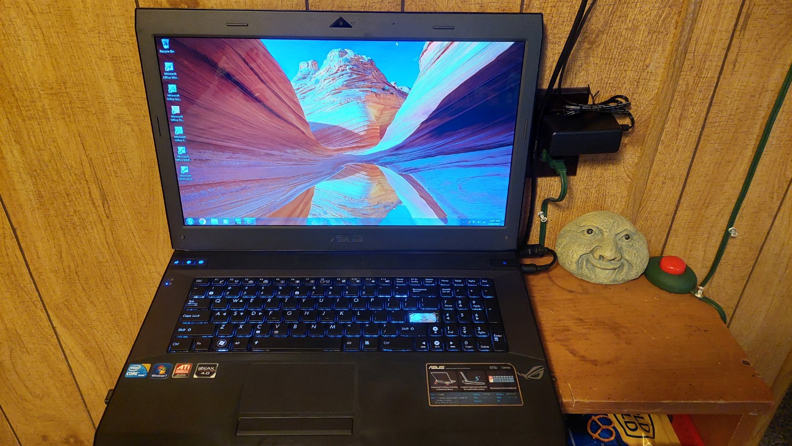 Asus ROG G73JH Gaming Laptop Intel Core I-720QM, Radeon HD5870 1GB, 8GB RAM