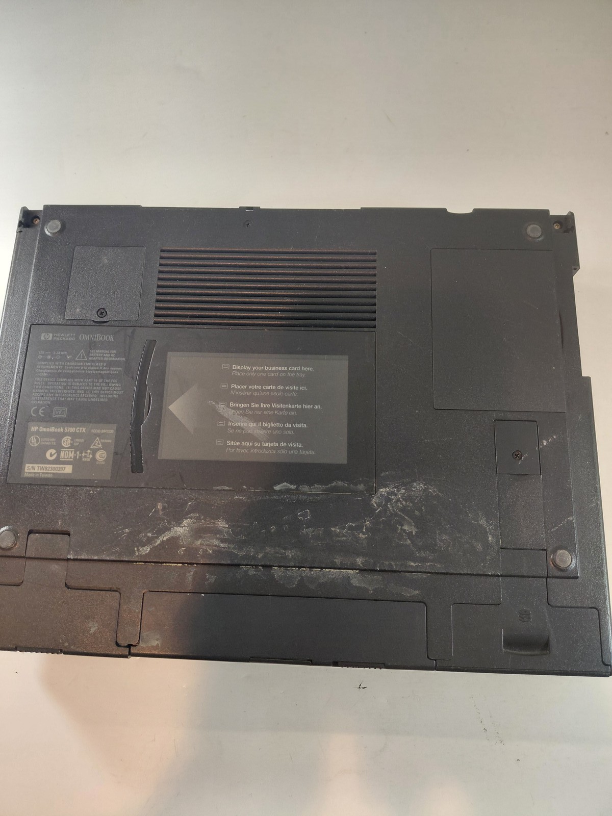 HP Hewlett Packard OmniBook Vintage Laptop Pentium MMX For Parts or Repair
