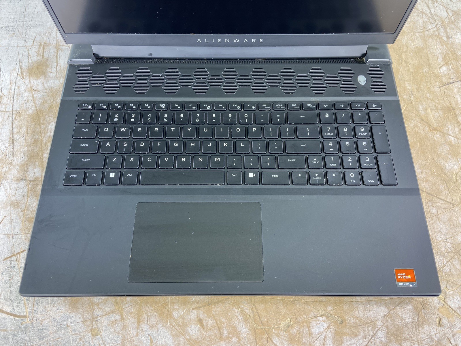 DELL ALIENWARE M18 R1 AMD RYZEN 7 7745HX @ 3.6GHz, 16GB RAM, NO HDD/OS – (PARTS)