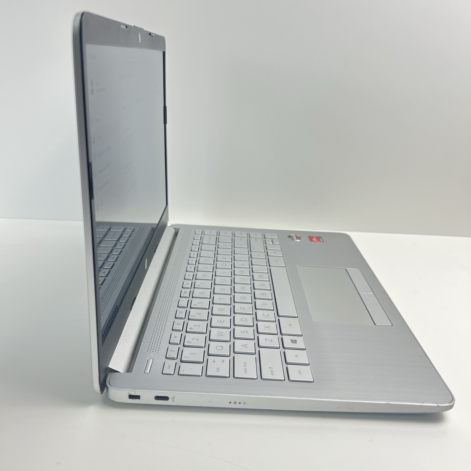 HP 14-dk1032wm 14″ FHD Laptop Ryzen 3 3250U 2.6GHz 128GB SSD 4GB RAM w/ Charger