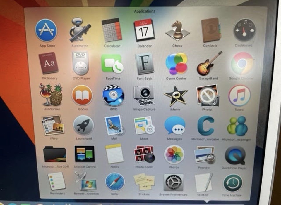 💻🔥 X2 Vintage 17” Silver MacBook Pro (2008) – Rare Large Screen Bundle 🔥💻