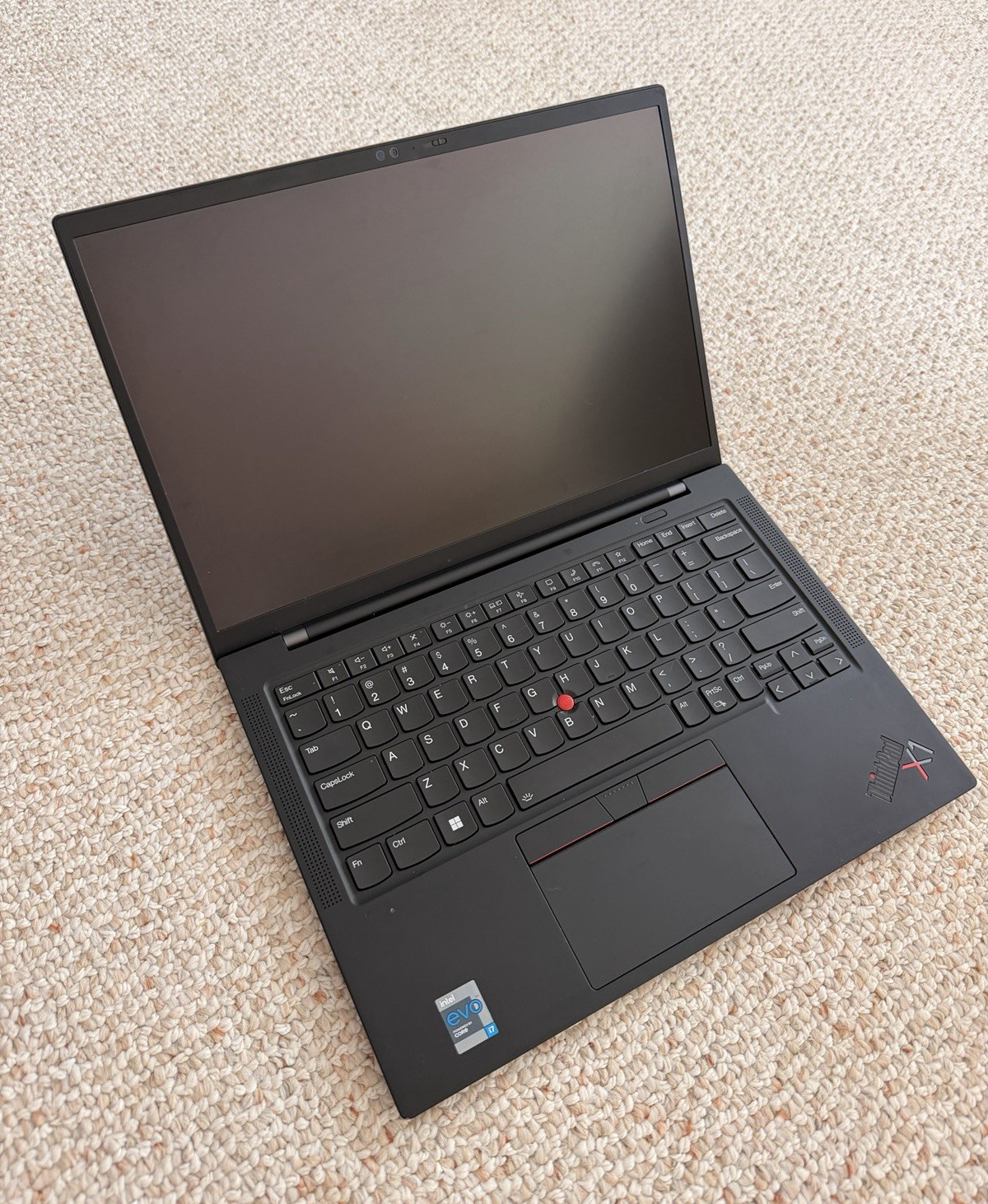Lenovo ThinkPad X1 Carbon Gen 9 14″ i7 2.80GHz 16GB 512GB SSD Iris Xe Black