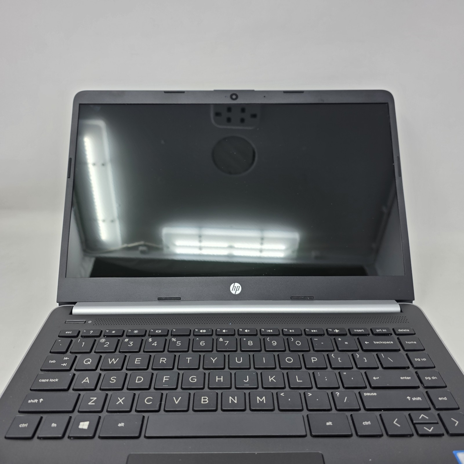 HP 14-CF1020OD 14″ 8GB 256GB SSD Intel Core i3-8145U X2 Silver NEEDS BATTERY