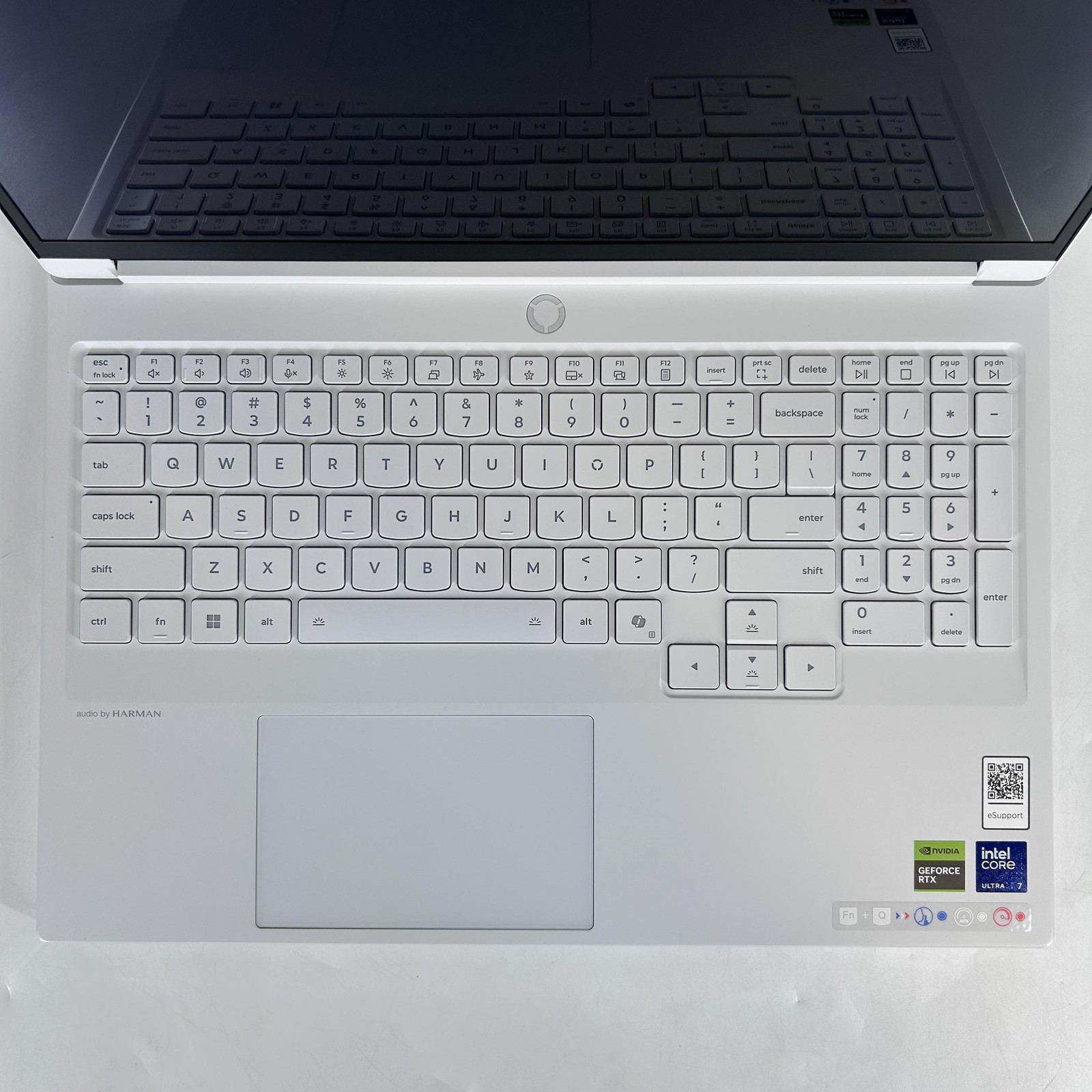 Lenovo Legion 7i Gen 10 16 165Hz QHD+ 2.4GHz Ultra 7 255HX 32GB 1TB SSD RTX 5060