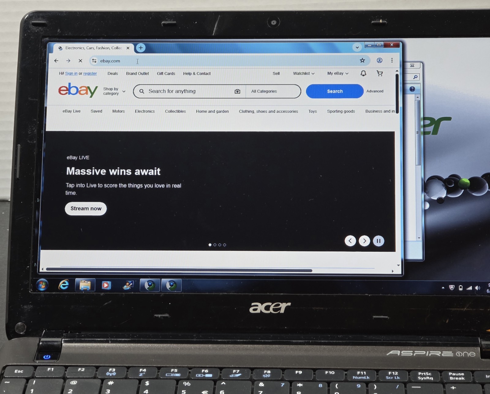 Acer Aspire One 722-0825 10.1″ NetBook C-60 – 4GB – 320GB – Win7 Tested Working