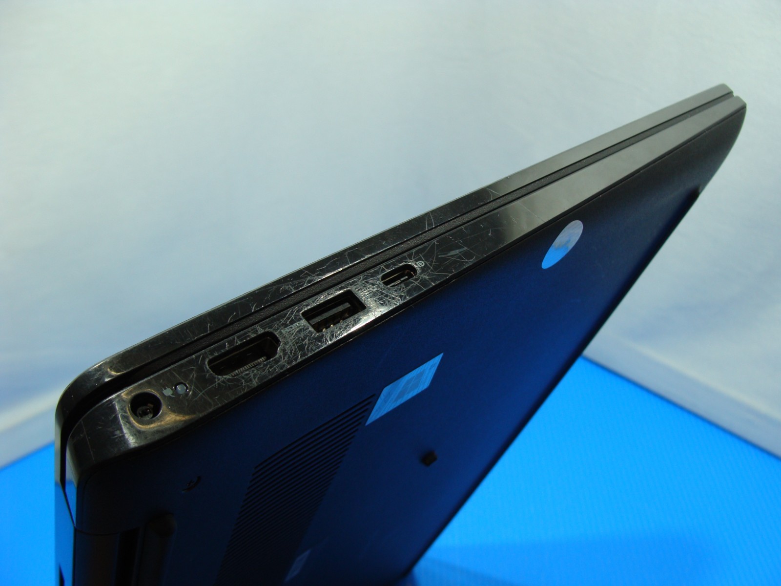 Dell Latitude 3520 15.6″FHD core i7-1165G7 2.8GHz 16GB 512GB Win 11Pro +Charger