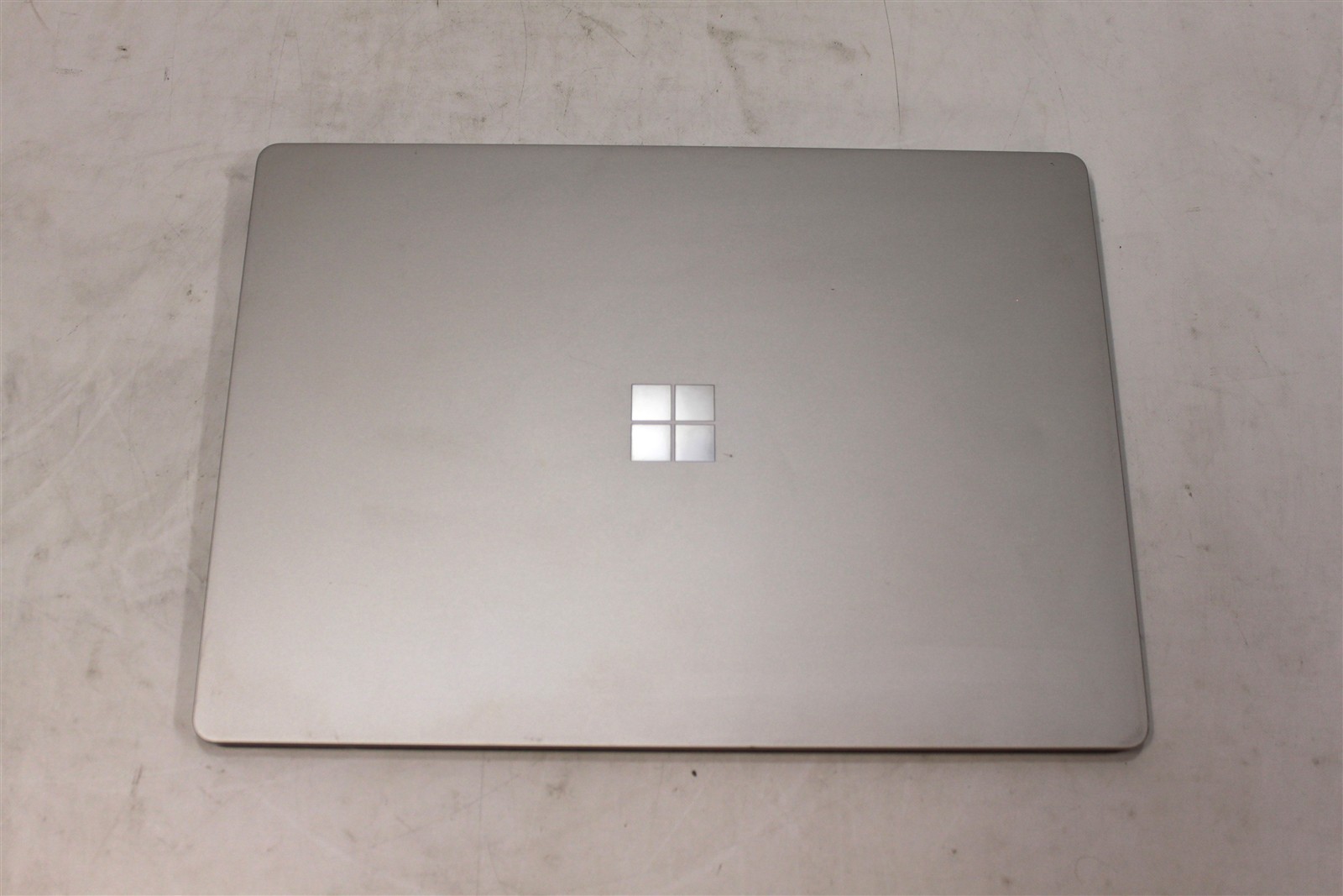 Microsoft Surface Laptop 2 13.5″ Intel Core i5-8350U 8GB DDR4 256GB SSD Win11Pro