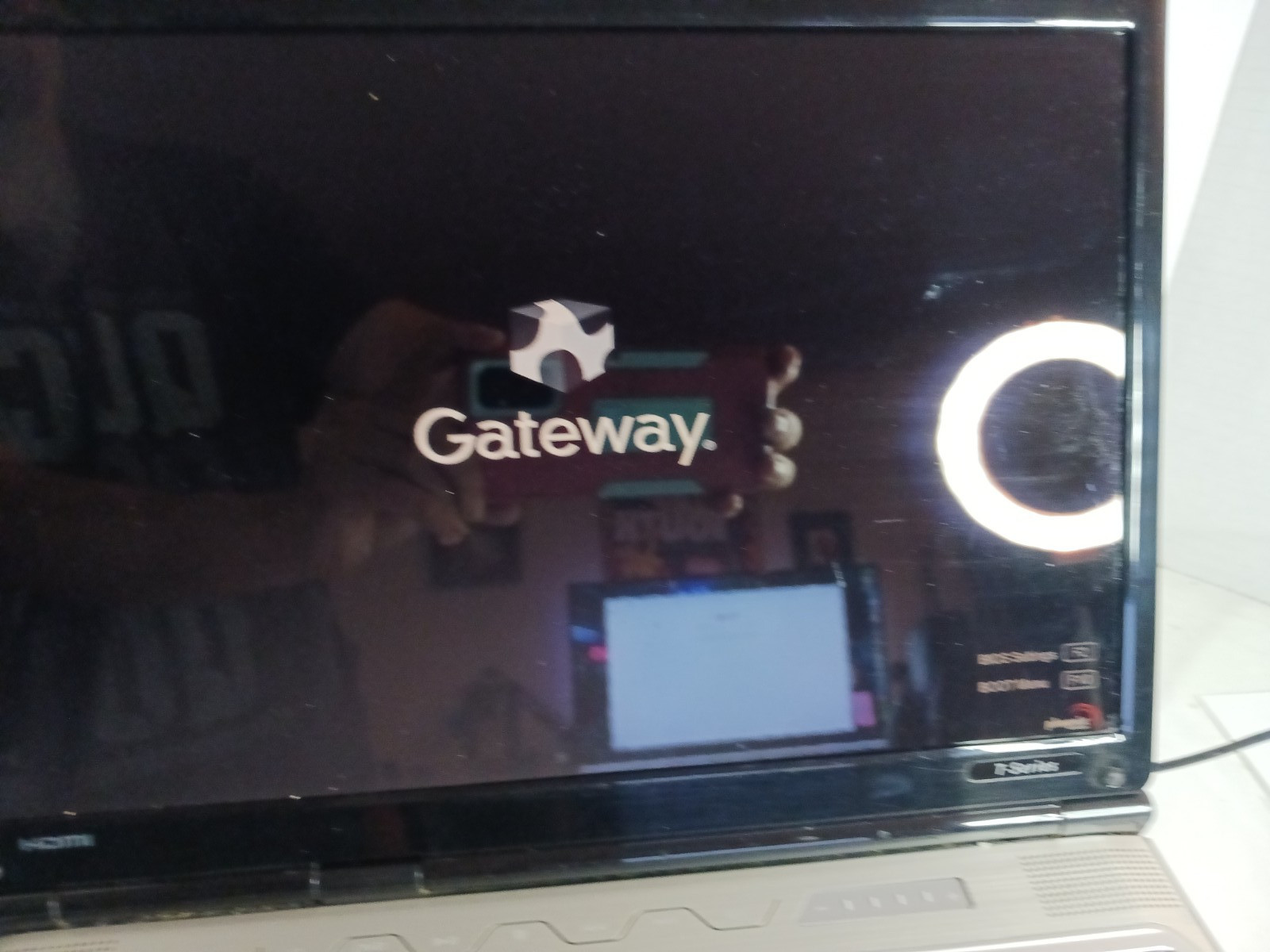 Gateway T-Series W350A 14” Laptop *Needs Repair* + AC Wall Unit/Charger Battery