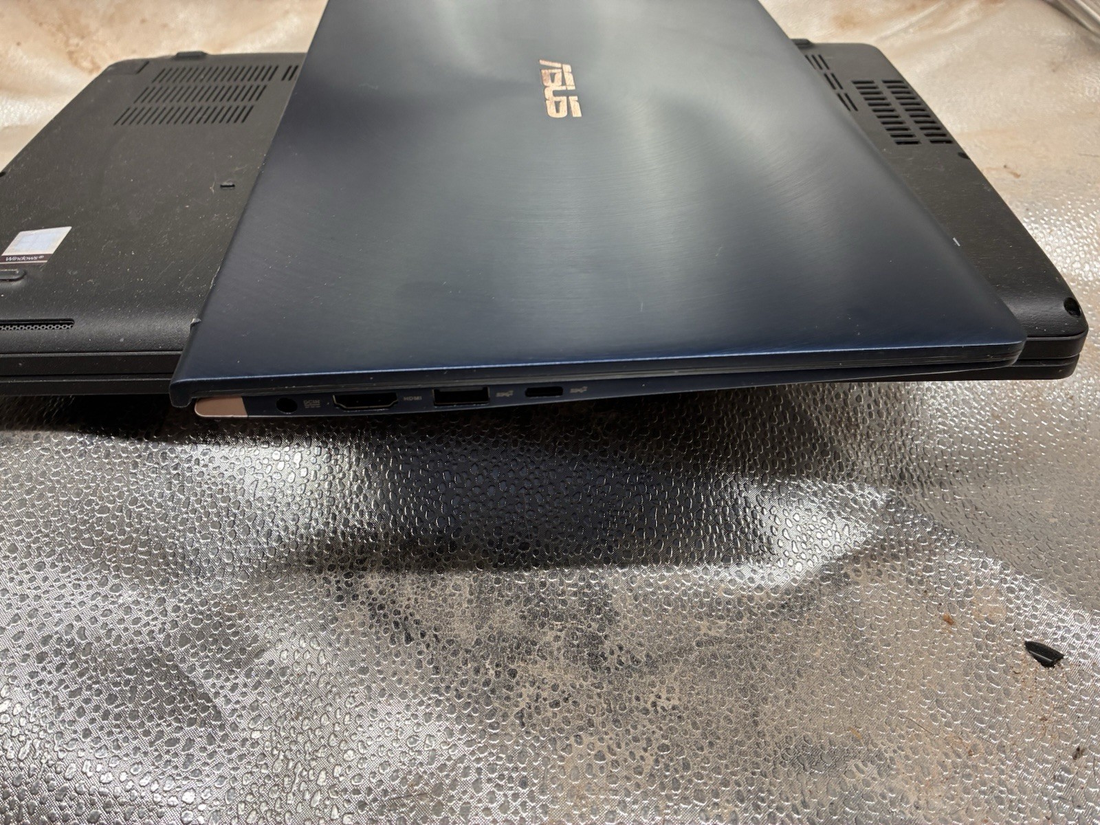 ASUS ZenBook UX433FA i7-8565U 1.80 GHz 16GB RAM 512GB SSD