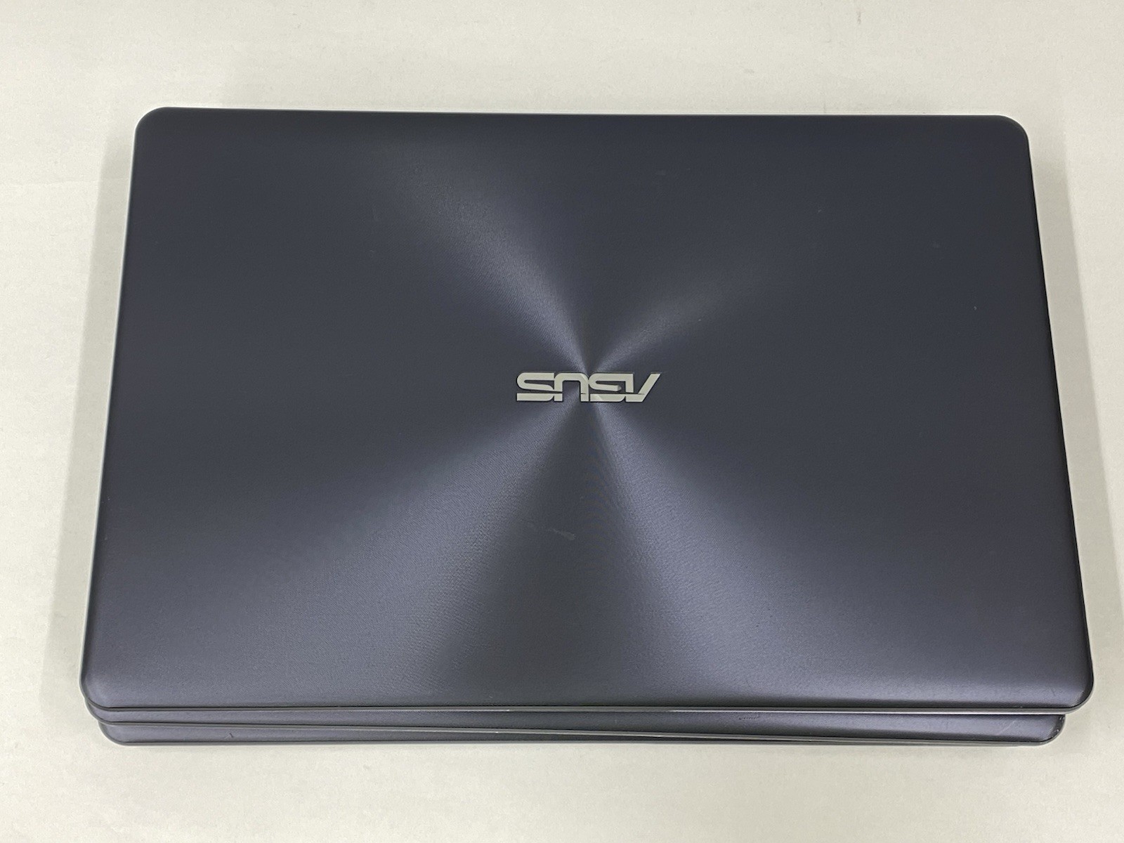 Lots of (3) Asus X510UA Grade B Non-Touch FHD i5-8250u No RAM No SSD No OS-READ
