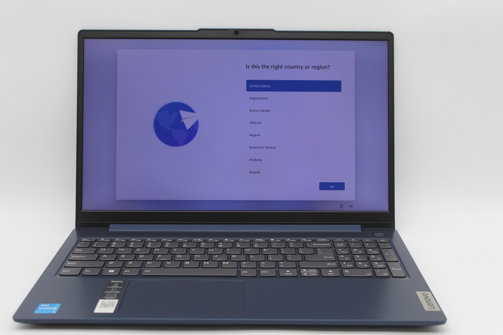 Lenovo IdeaPad Slim 3 15IRU8 i3-1315U 1.2GHz 8GB 256GB SSD 82X7001VUS PC1733063