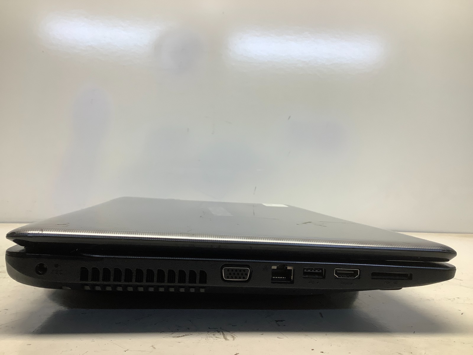 Toshiba Satellite L775D-S7107 AMD A6-3420M Quad-Core 1.5GHz 4 GB NO HDD