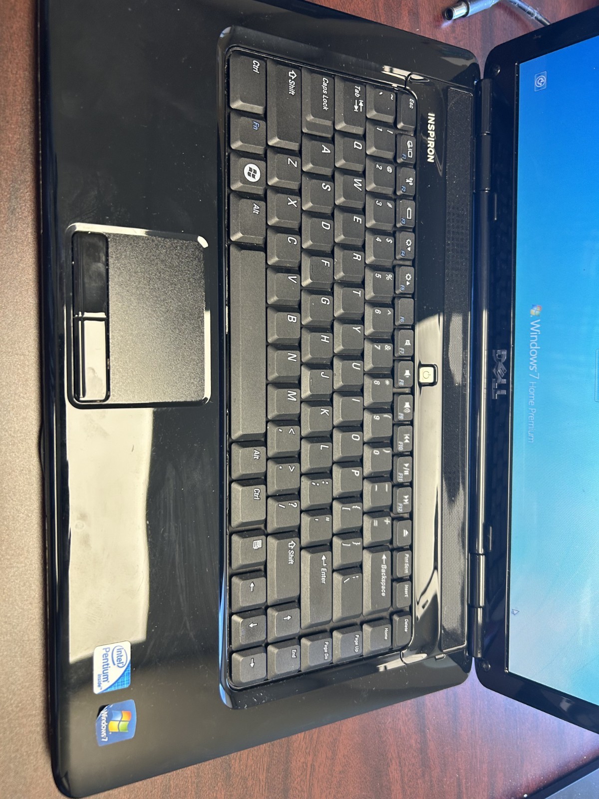 Dell Inspiron 1545 15.6 Dual Core T4400 2.2Ghz 4GB 500GB Windows 7 Good battery