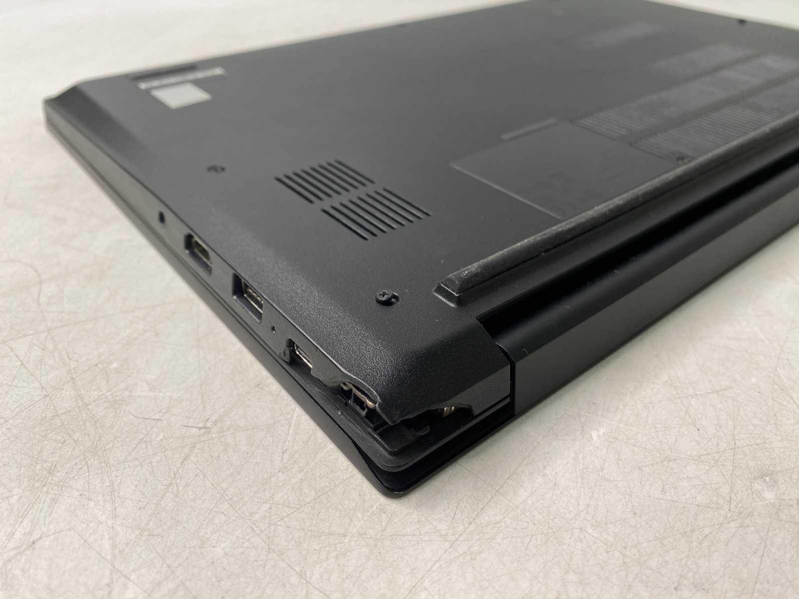 Lenovo ThinkPad E15 Gen 2 i5-1135G7 No RAM,SSD – No Power PARTS