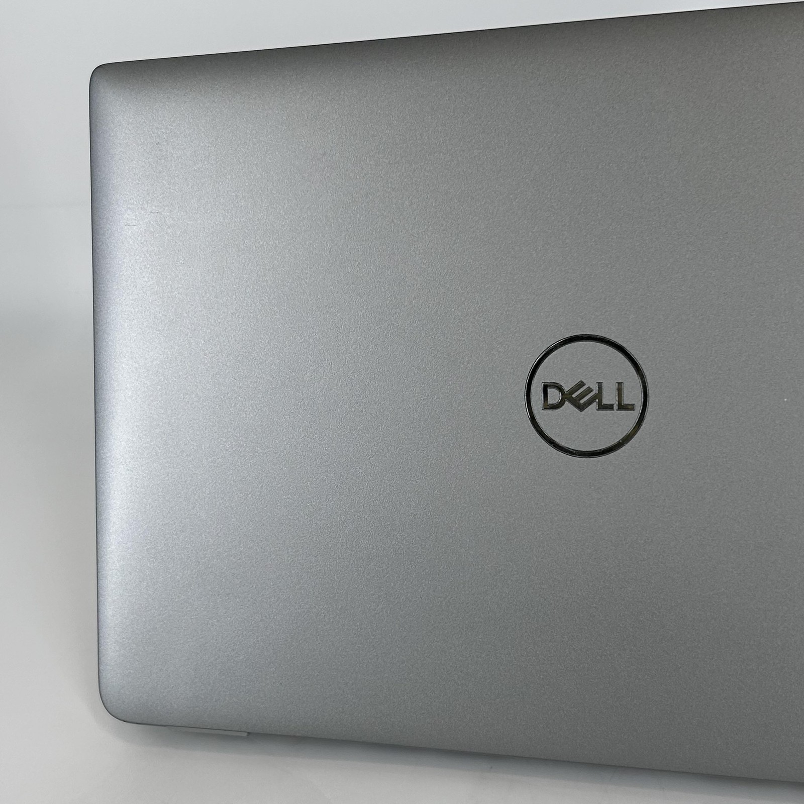 Dell Precision 3490 14 Gray FHD 3.6 GHz Ultra 5 125U 16GB 512GB SSD Very Good