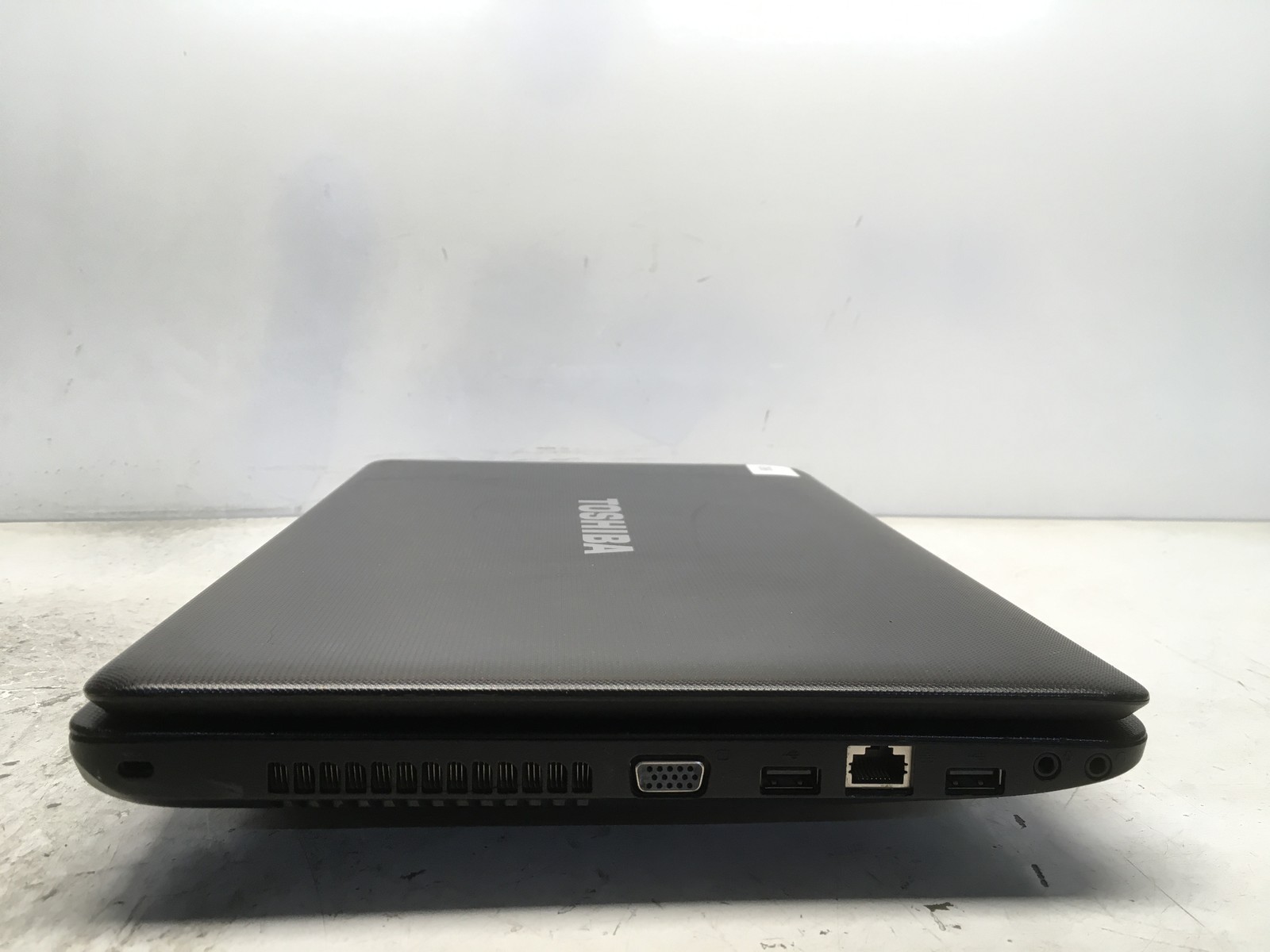 Toshiba Satellite C655-S5125 Intel Celeron 925 2.3GHz 2 GB NO HDD No Batt