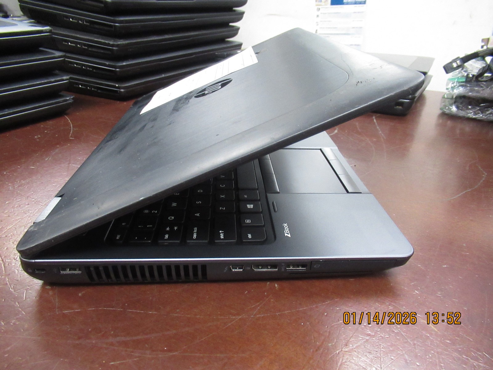 HP ZBook 15 15.6″ Intel i5-4300M 2.60GHz 16GB 320GB HDD Laptop w/ AC [NO OS]