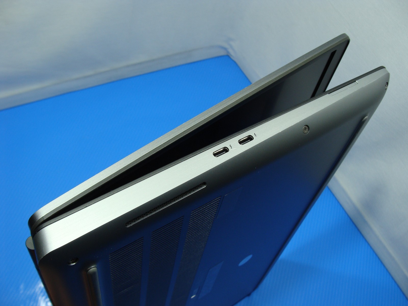 Dell Precision 7550 Workstation 15.6″ FHD i7-10750H 2.6GHz 32GB 512GB RTX 3000