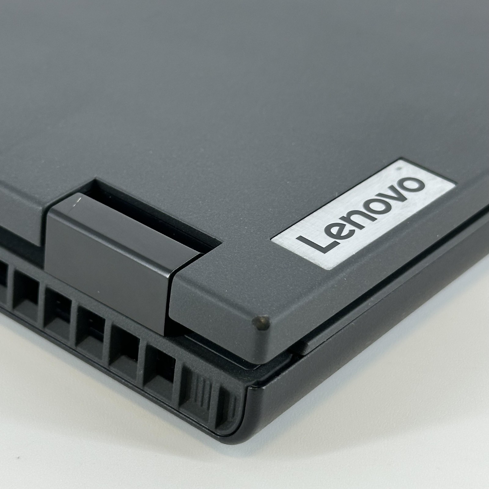 Lenovo ThinkPad P16v Gen 2 UHD+ 1.4 GHz Ultra 7 155H 32GB 1TB SSD RTX 1000 Ada