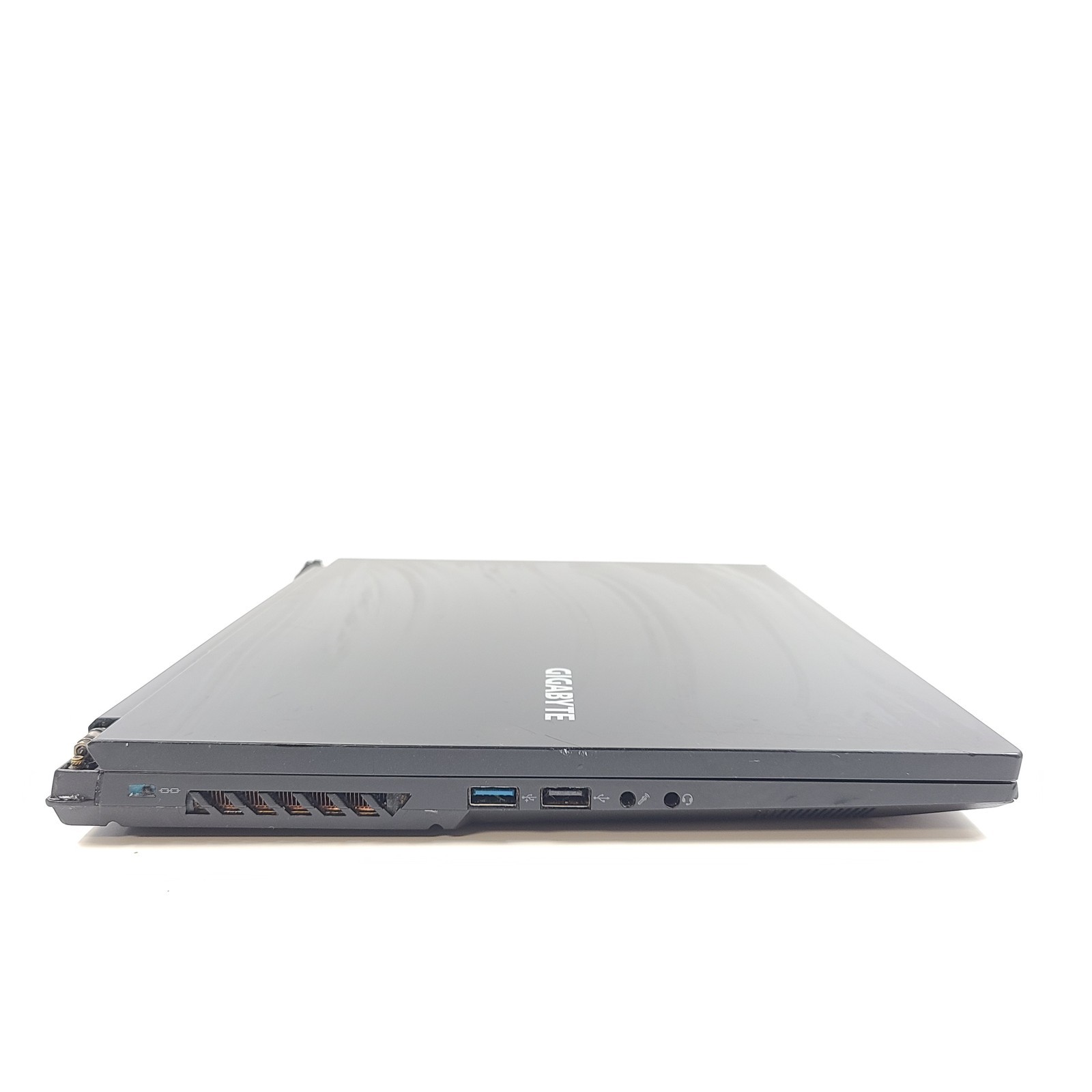 Gigabyte Notebook RC56 16″ Intel i-7 13620H @ 2.40 GHz NO SSD 16GB RAM FOR PARTS