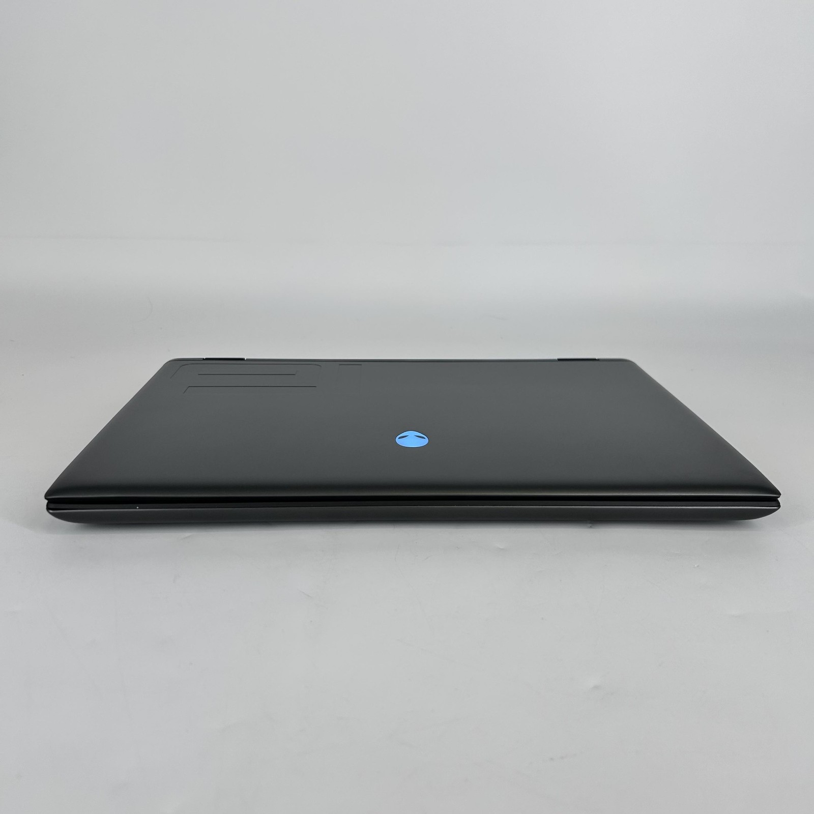Dell Alienware M16 R2 240Hz QHD+ 2.5 GHz Ultra 9 185H 32GB 1TB SSD RTX 4070 Good