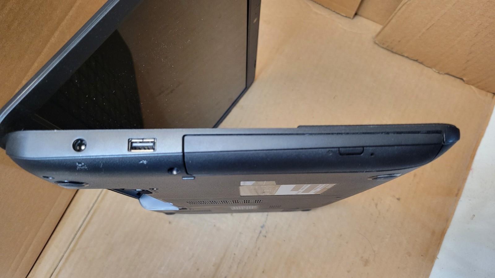 TOSHIBA SATELLITE C855D S5201 – AMD E1 1200 – No Boot – For Parts or Repair