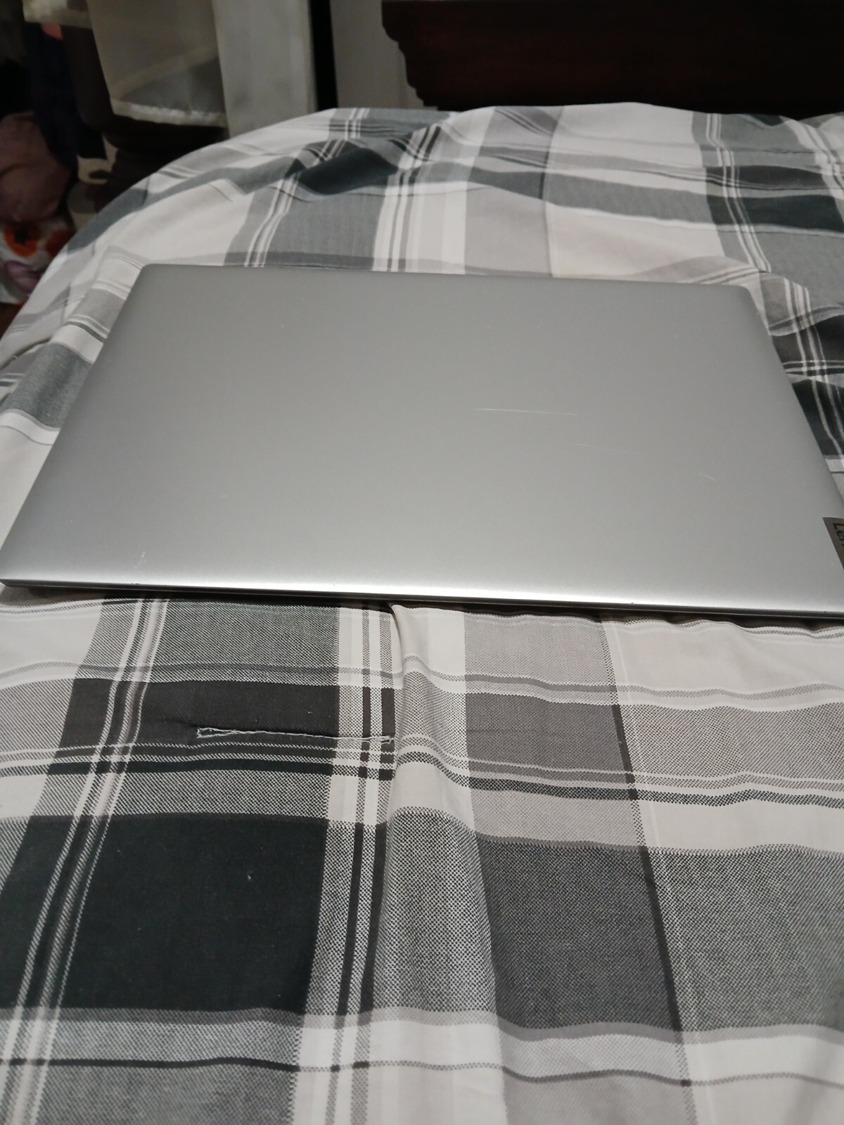 Lenovo IdeaPad 14″ (64GB,AMD A6,1.6 GHz,4GB RAM) Laptop – Grey – 81VS009GUS